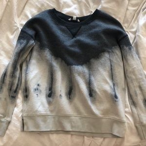 crew neck sweatshirt